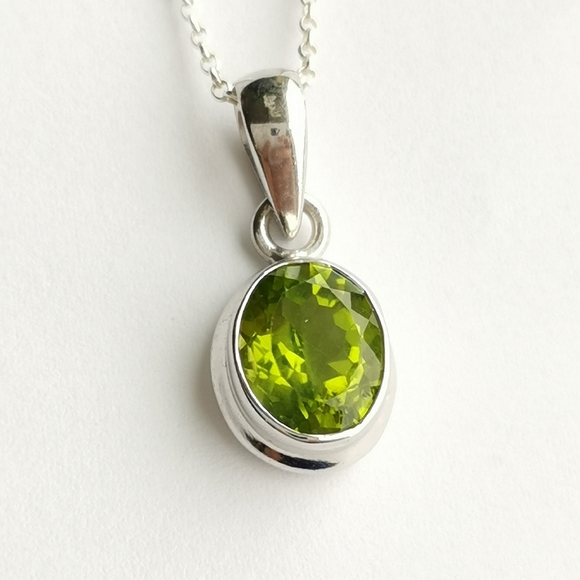 BAMGEM Jewelry - Peridot sterling silver pendant necklace